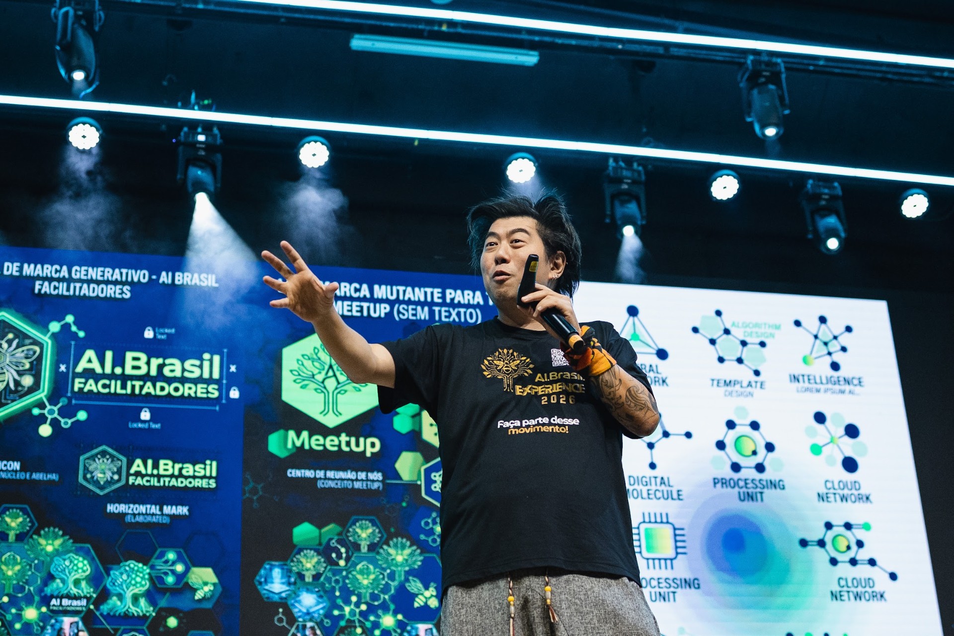 Juliano Kimura apresentando marca generativa da AI Brasil